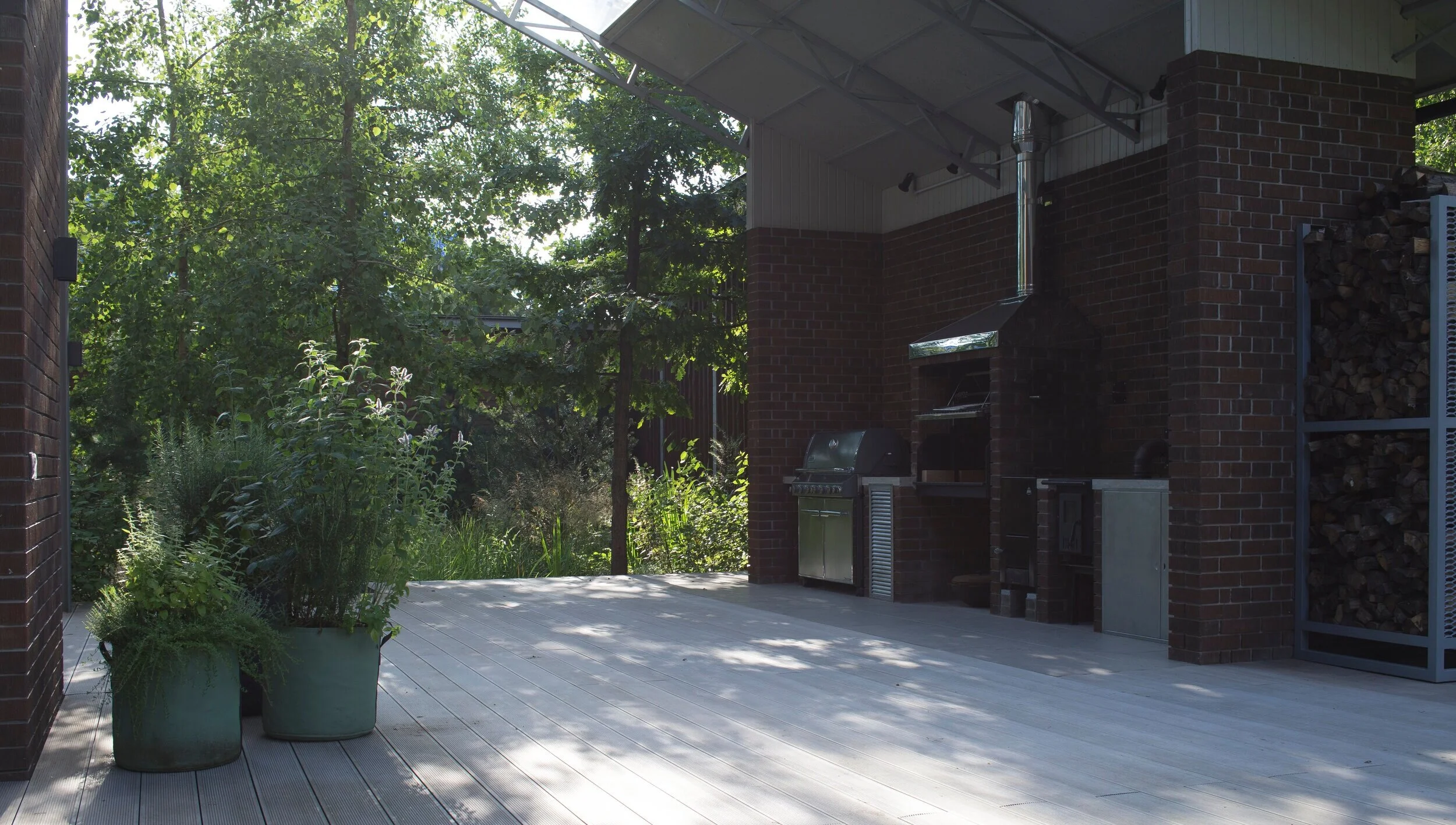 Club 2071 Woodland Garden