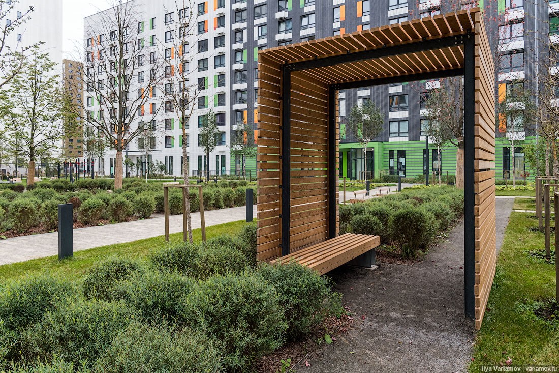 Buninskyie Luga Courtyards