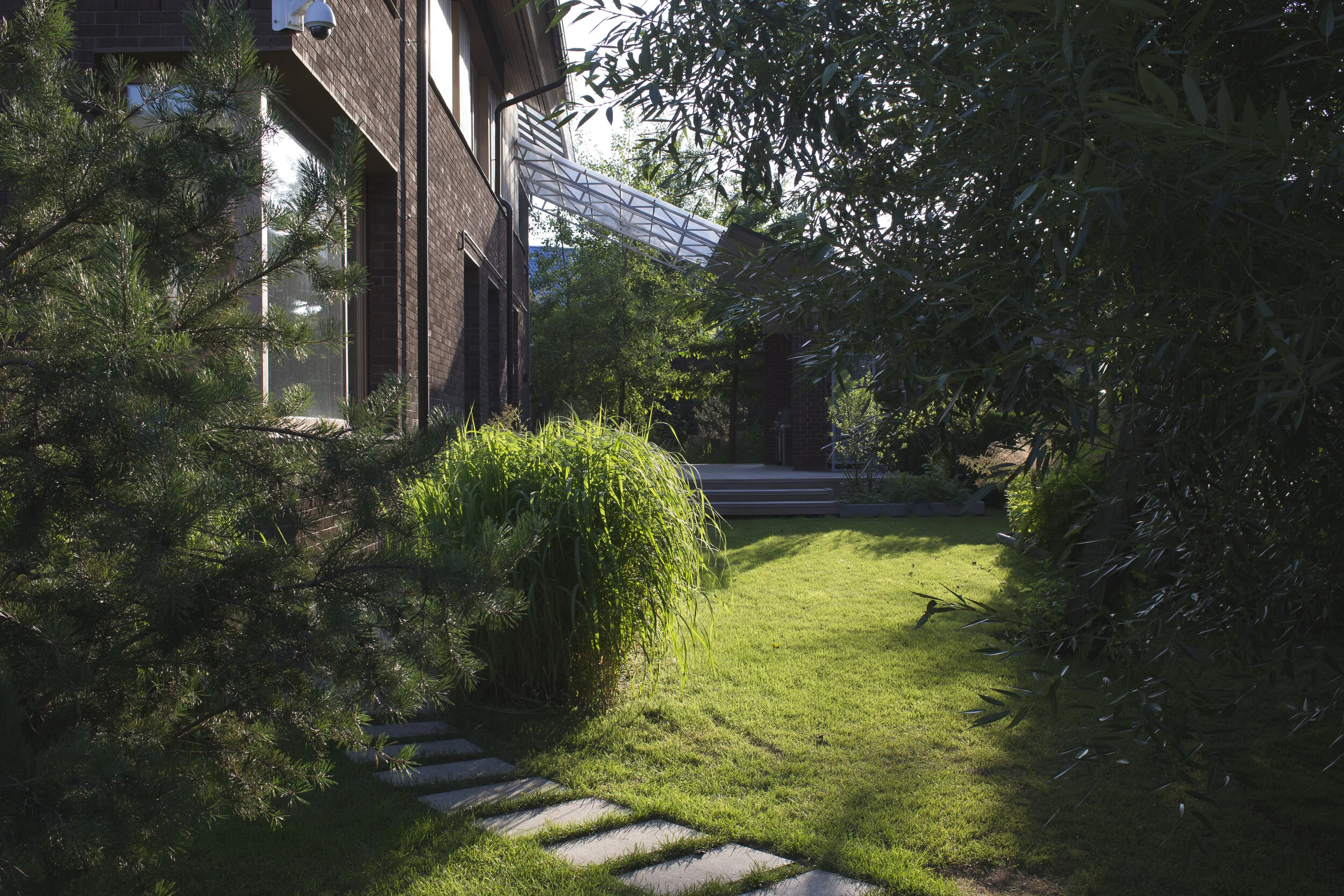 Club 2071 Woodland Garden